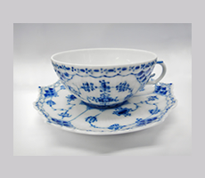 ロイヤルコペンハーゲンやバカラ食器